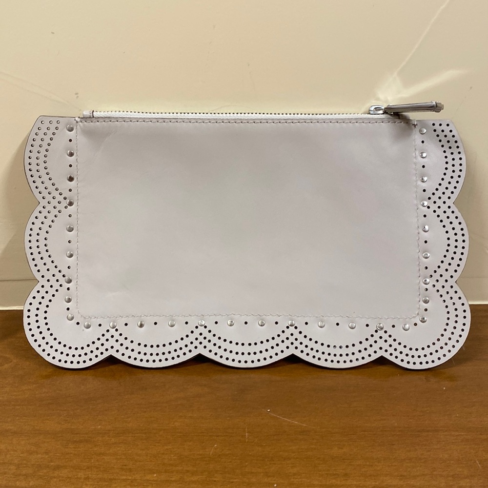 STUNNING BCBG clutch in beige leather